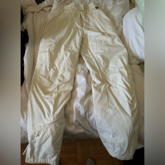 Powder room snowboard pants for women - Picture 2 of 5